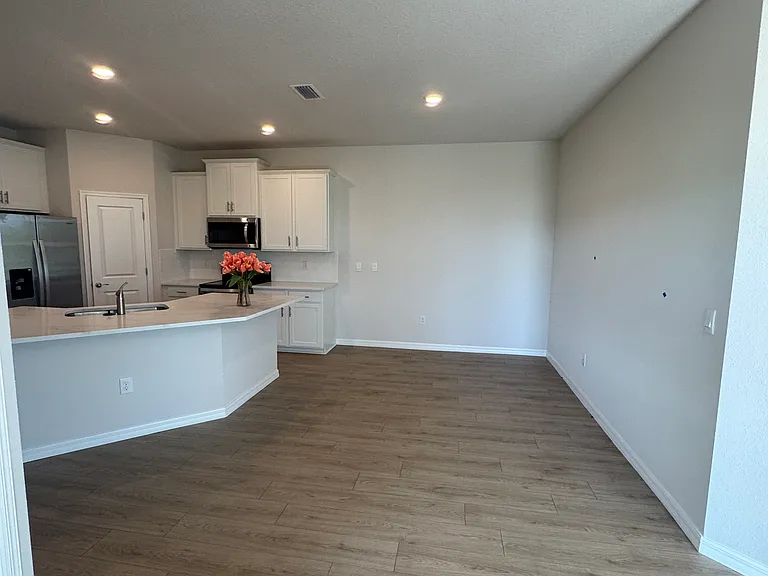 808 157th Ct E — Photo 6