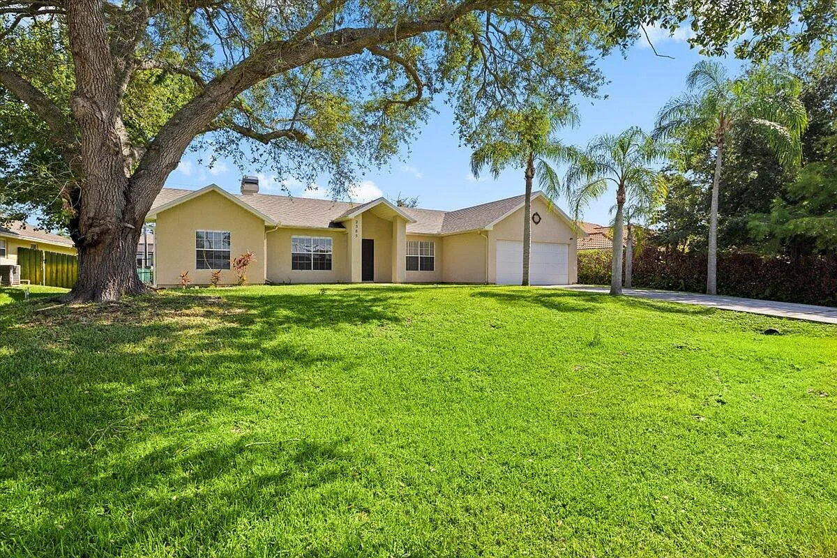 4 bed, 2.0 bath, 1786 sqft, $2,650 — Photo 2