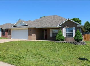 2800 SW Seminole St, Bentonville, AR 72712