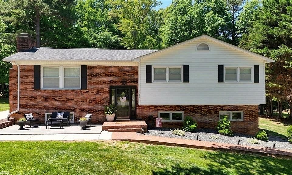 1st image of 129 Swiss Haven Dr