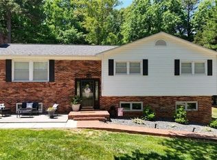 129 Swiss Haven Dr, Pilot Mtn, NC 27041