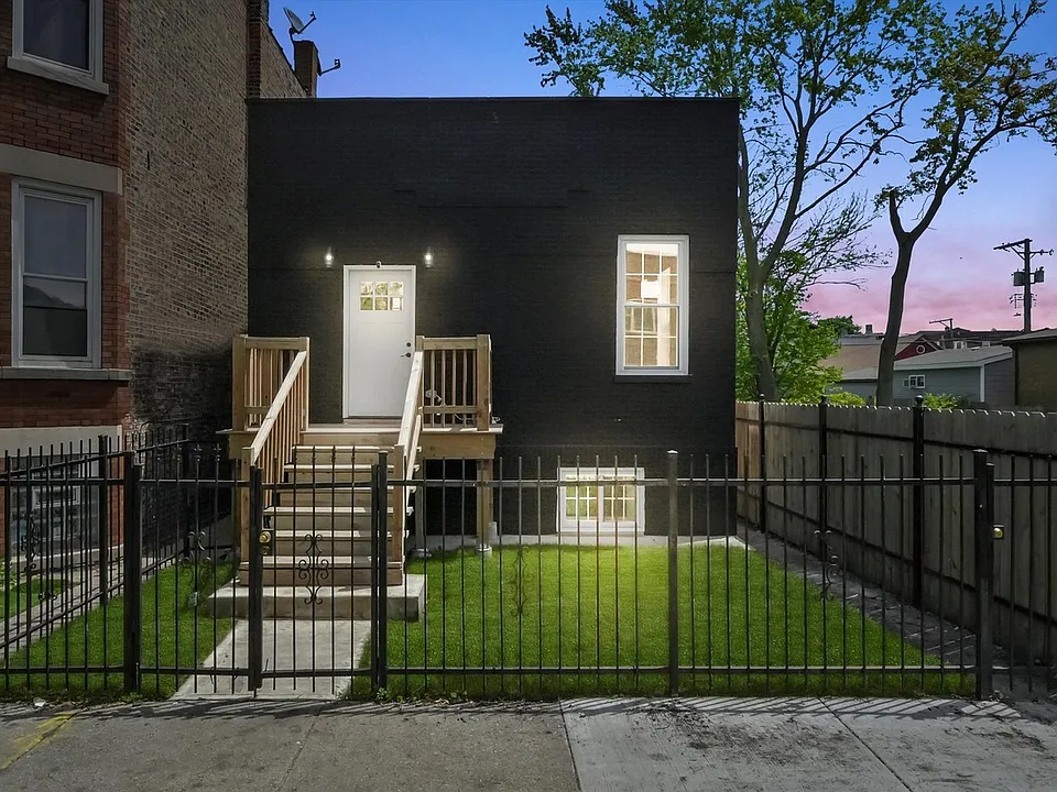 831 N Lawndale Ave