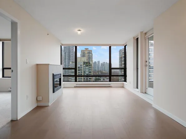 4118 Dawson St #180X, Burnaby, BC V5C 0A3