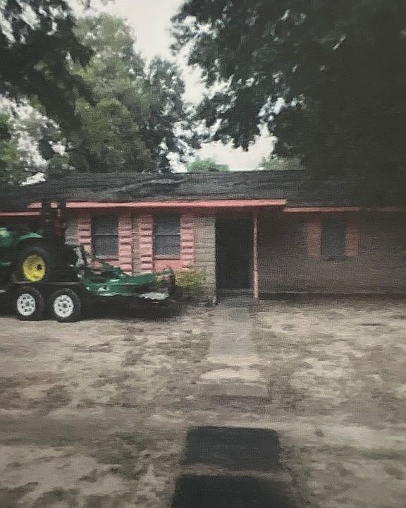 2nd image of 3320 S Main St
