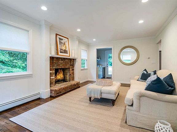 4th image of 25 Northwood Cir