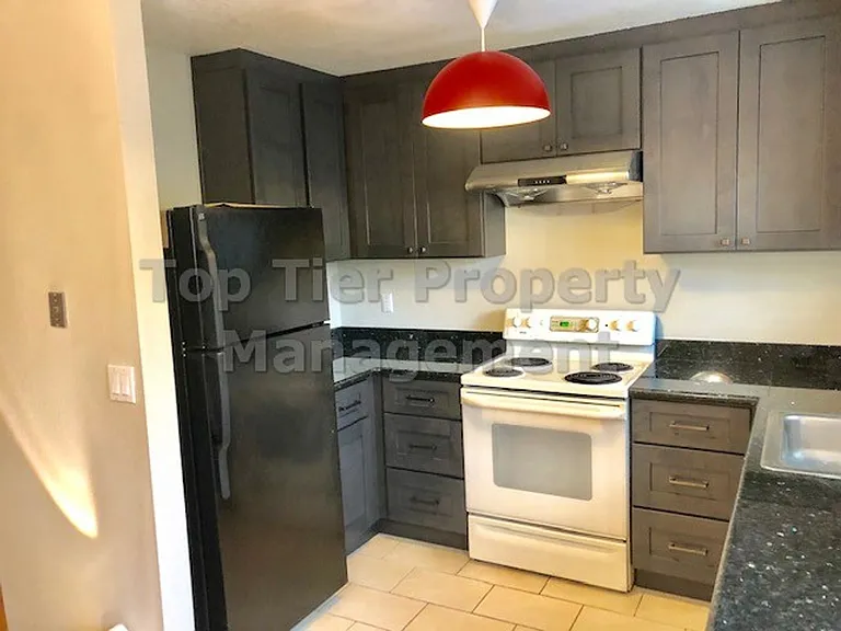 1803 Chinquapin Ct #F — Photo 3