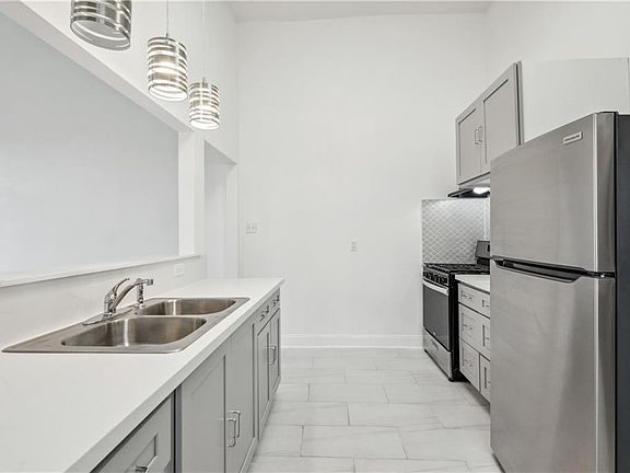 3rd image of 2614 Dumaine St