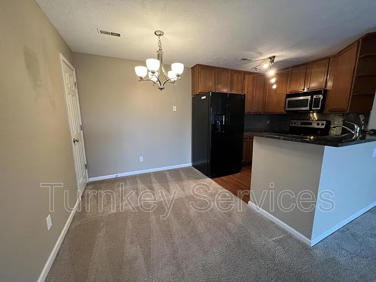5016 California St #12 — Photo 8