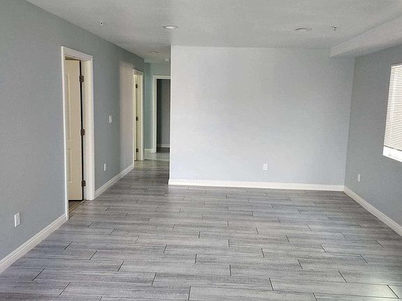 4th image of 624 W 120th St