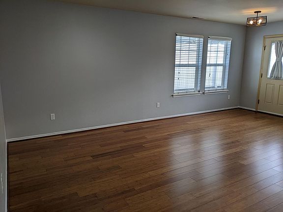 5th image of 1745 Duncan Ave