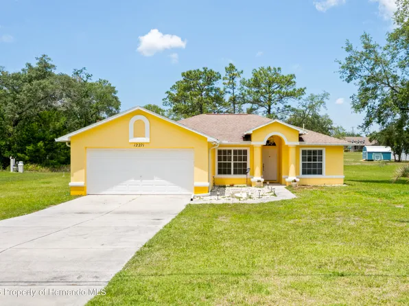 12271 House Finch Rd, Weeki Wachee, FL 34614