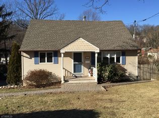 83 Rafkind Rd, Bloomingdale, NJ 07403