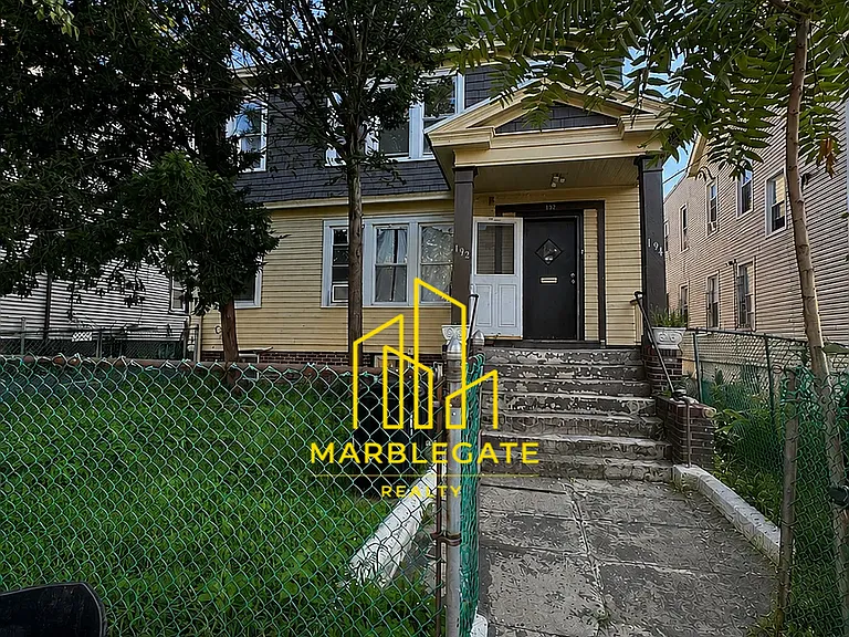 192 Shephard Ave #22 — Photo 1