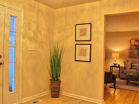 4th image of 103 Holly Hills Dr
