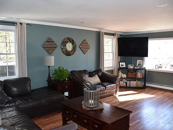 2nd image of 30 Harland Ln
