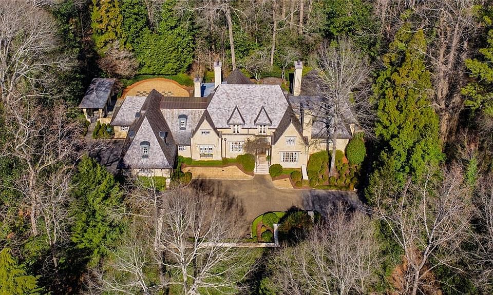 1st image of 575 Broadland Rd NW