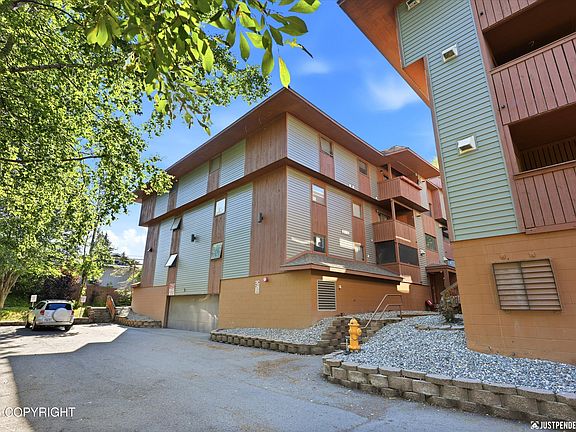 3rd image of 8515 Jewel Lake Rd Unit 20