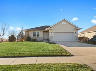 1415 Blacktail Ln, North Liberty, IA 52317