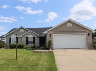 1703 Magnolia Dr, Saint Joseph, IL 61873