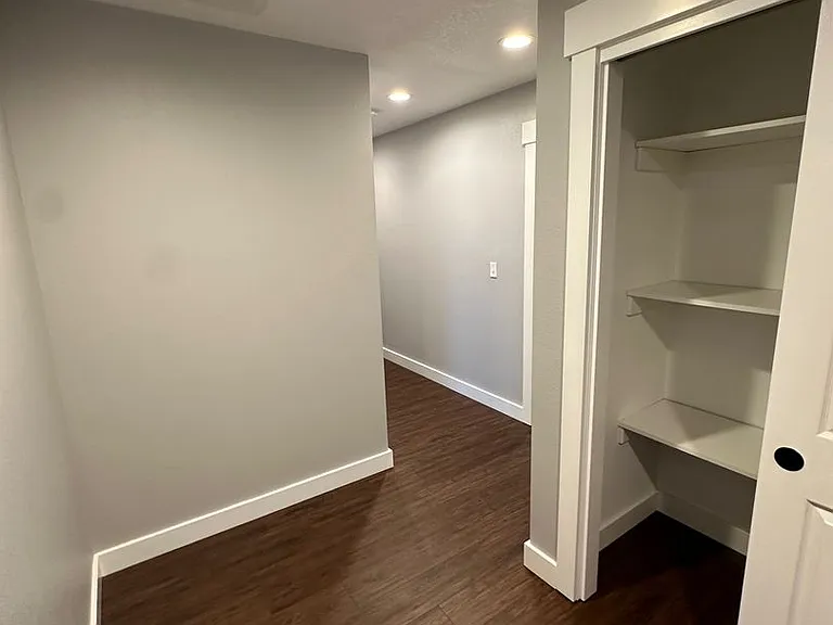 1670 Westwind Cir — Photo 32