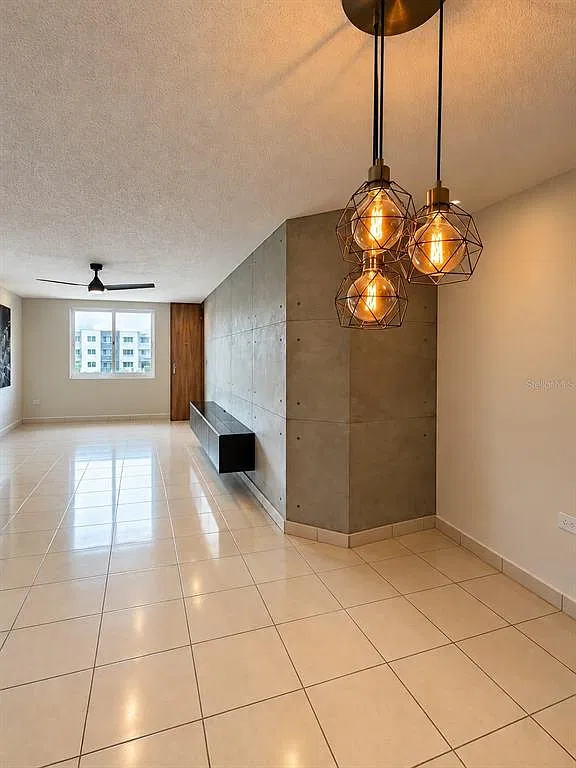 3 bed, 2.0 bath, 1000 sqft, $1,900 — Photo 4