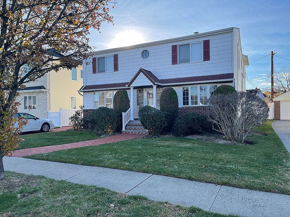 1st image of 18 Tenafly Dr