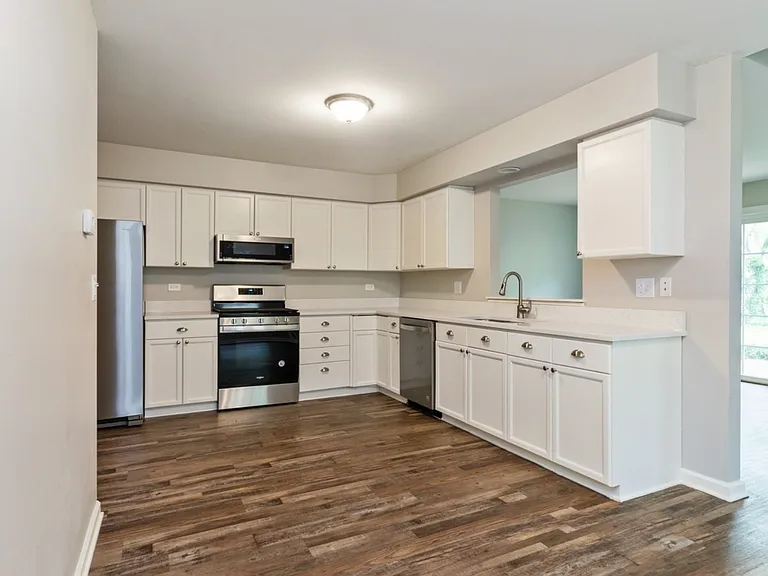 1522 Laurel Oaks Dr — Photo 3