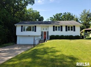 3004 W Westport Rd, Peoria, IL 61615