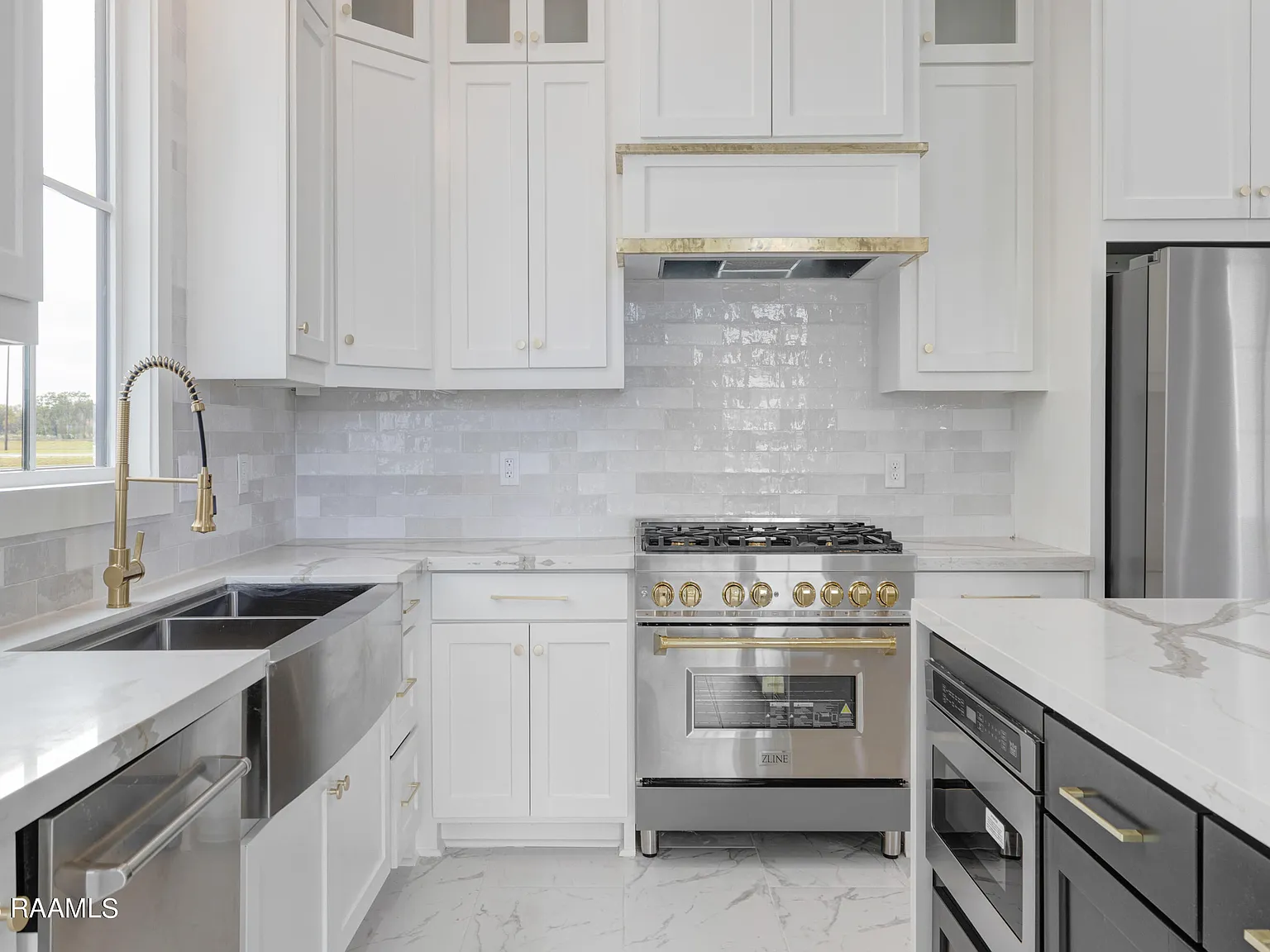4 bed, 3.5 bath, 2260 sqft, $2,500 — Photo 4