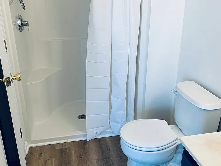 206 Thomas Ln S — Photo 18
