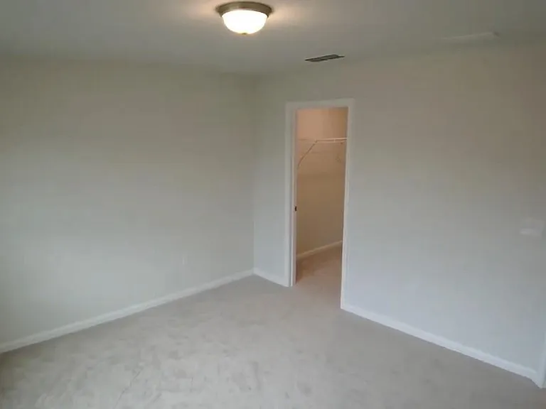 806 McKenzie Park Ter — Photo 16