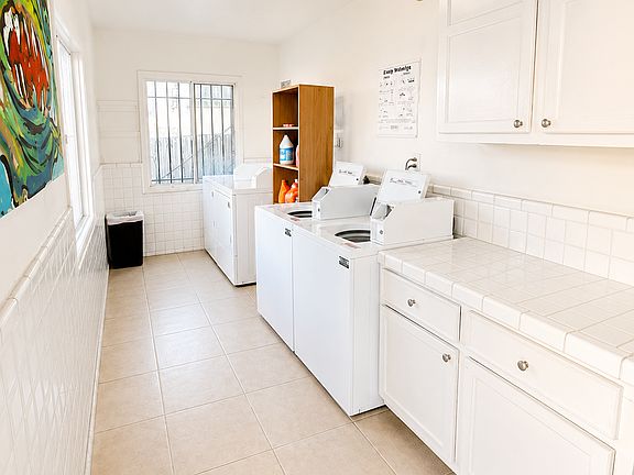 4th image of 1740 N Kingsley Dr #18
