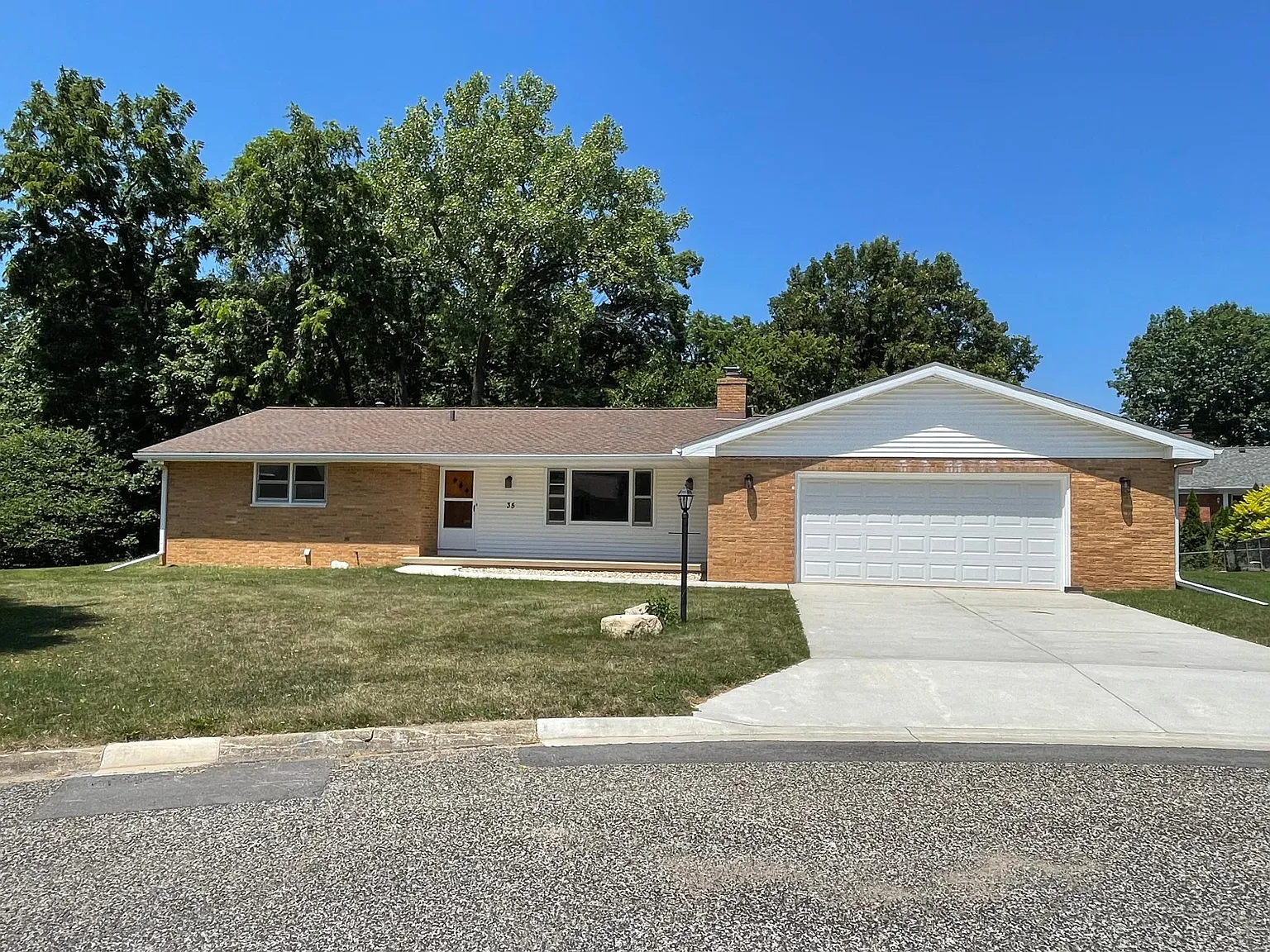 35 Northmoor Ct photo 1