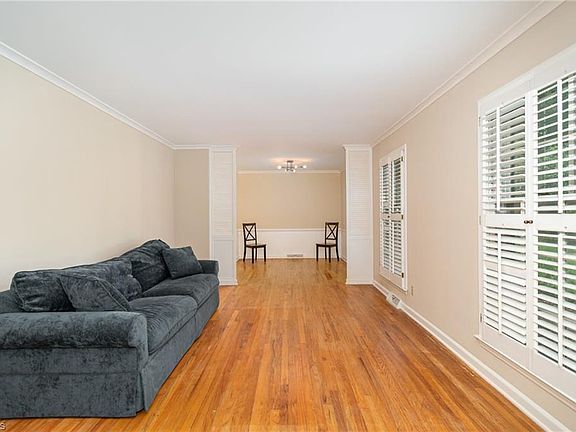 2nd image of 2705 Courtney Ln