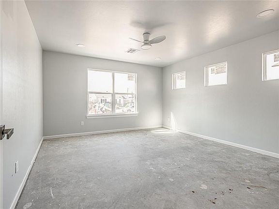 4th image of 2033 NE 12th St