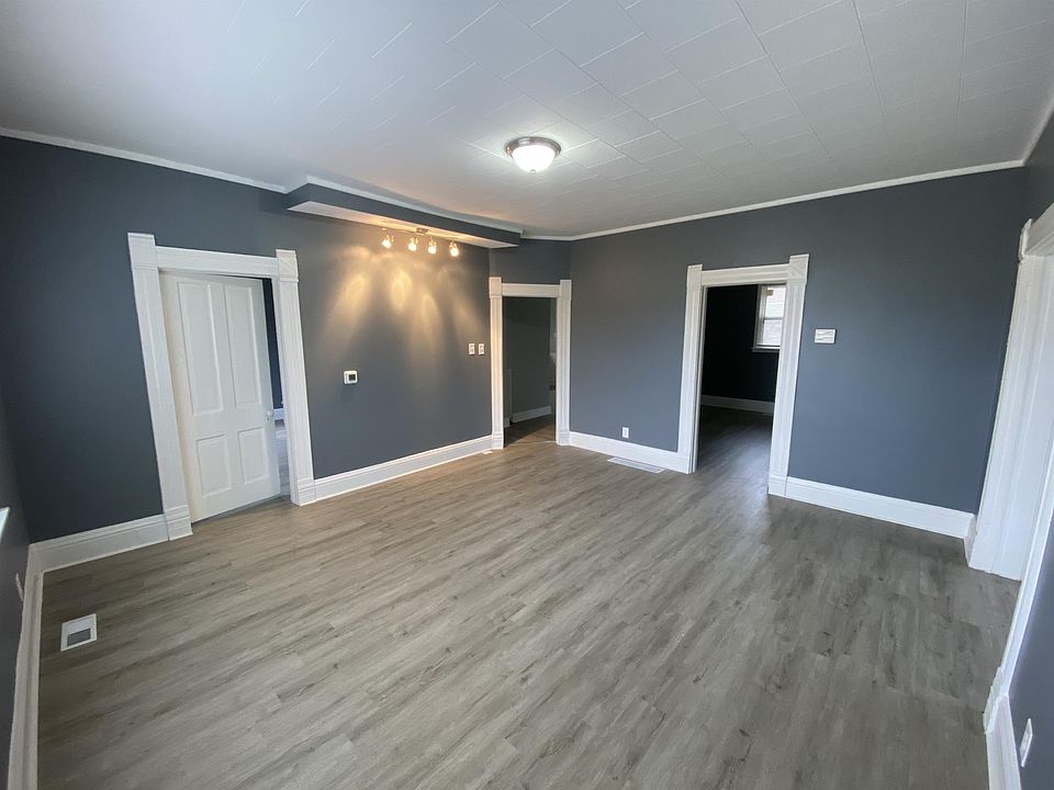 1st image of 1601 N McKinley Ave