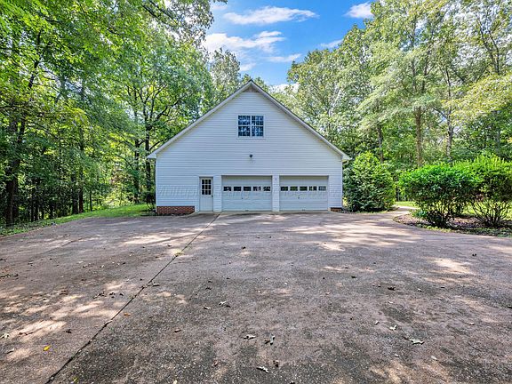 3rd image of 2805 Victorian Dr