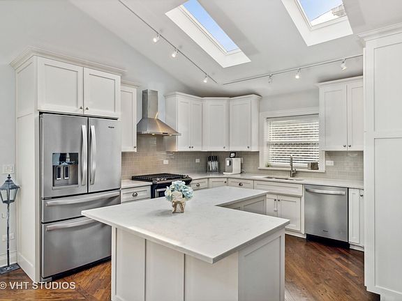 4th image of 5233 Benton Ave