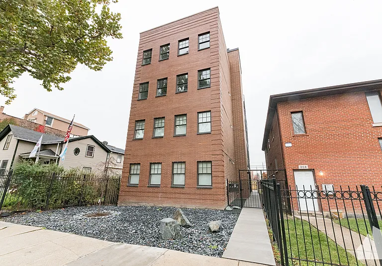 806 S Claremont Ave #2 — Photo 31