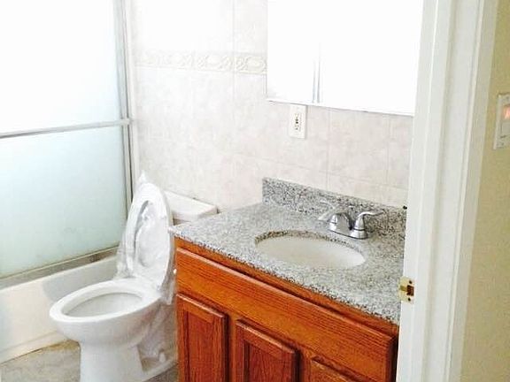 4th image of 17504 Norwalk Blvd