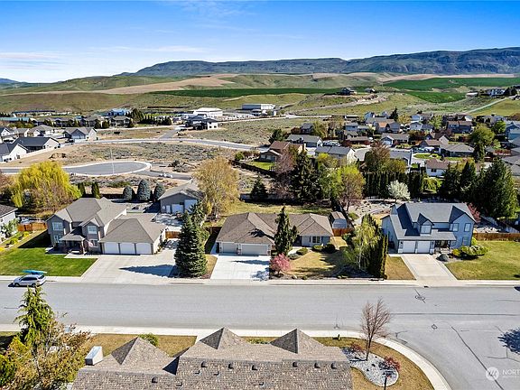 3rd image of 2272 Fancher Heights Boulevard