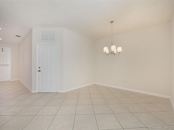 4th image of 1113 NE 31st Ter #1113