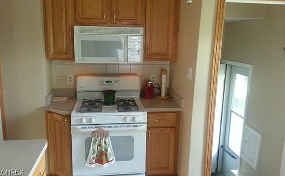 4th image of 29116 Fuller Ave