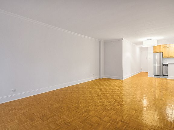 4th image of 442 W 57th St APT 8C