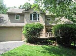 7301 Edgewood Ct, Spring Grove, IL 60081