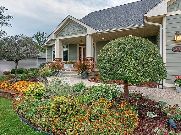 4th image of 224 Southbrook Cir