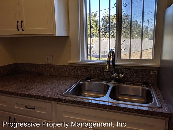 2nd image of 4708 S San Pedro St