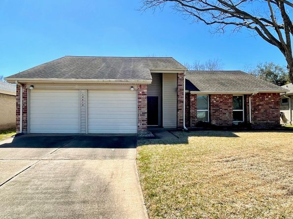 19419 Moonhollow Dr