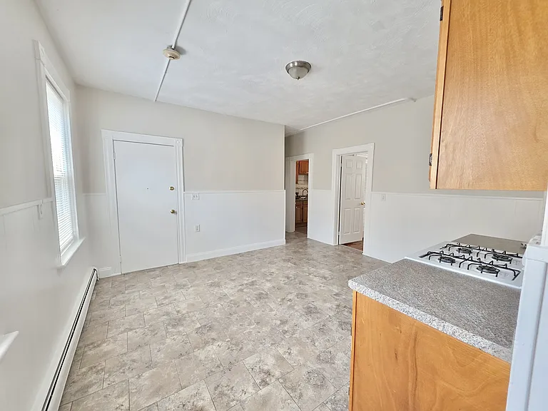 524 Charles St #2F — Photo 11