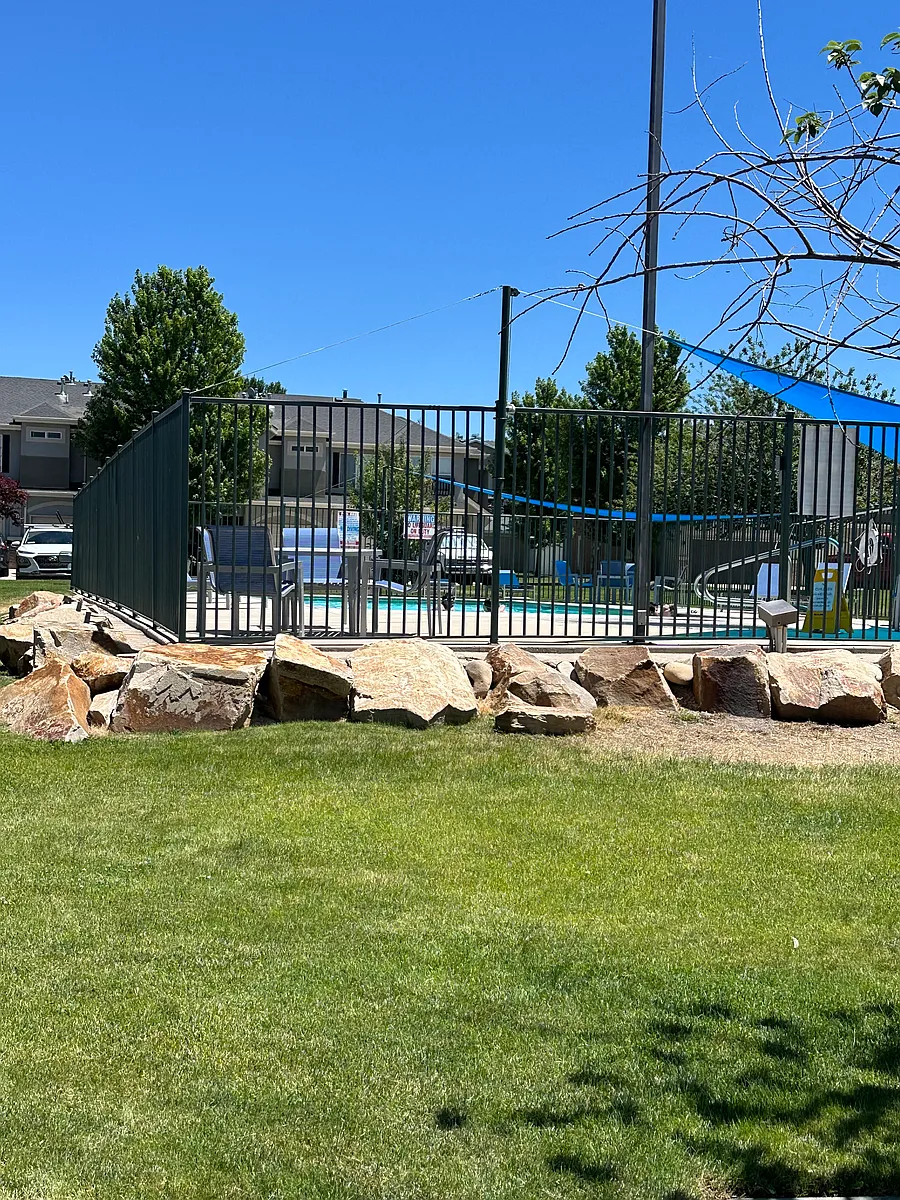 Building Photo - 211 E Greenfield Cir #105